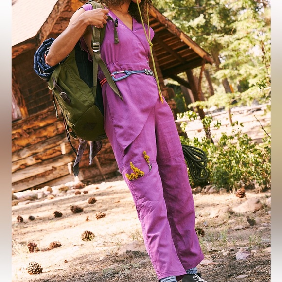 New Free People Movement Road Ahead Onesie M 8 / 10 Khaki Beige Cropped Jumpsuit - Picture 6 of 7